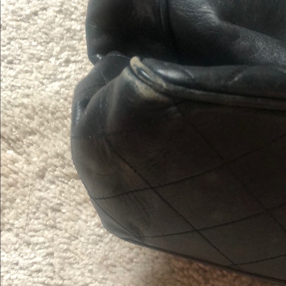 VINTAGE CHANEL BLACK JUMBO QUILTED TOTE - Picture 6 of 8